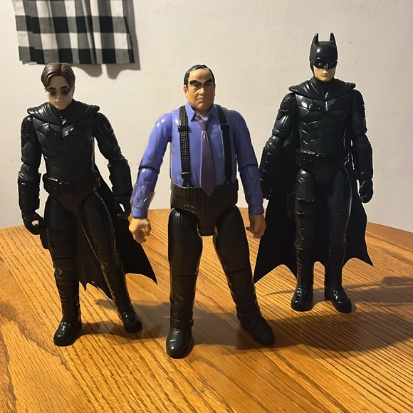 Batman Motorcycle and Action Figures - Picture 6 of 6